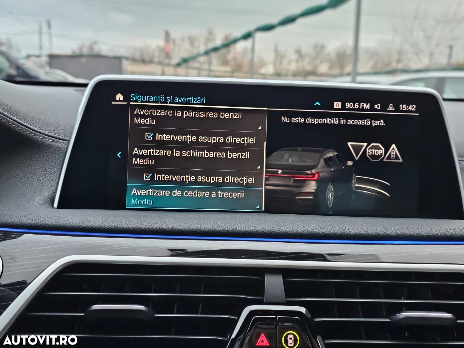 BMW Seria 7 745e - 29