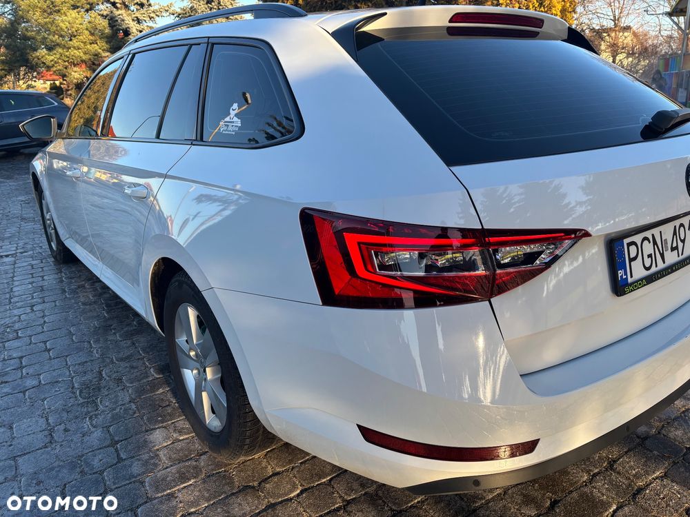 Skoda Superb 2.0 TDI DSG Style - 4