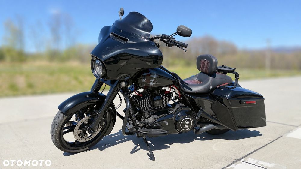 Harley-Davidson Touring Street Glide - 1