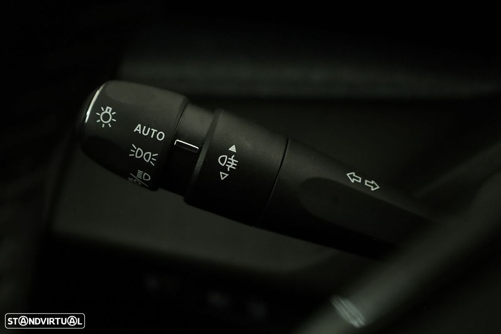 Peugeot 408 1.6 Hybrid Allure e-EAT8 - 17
