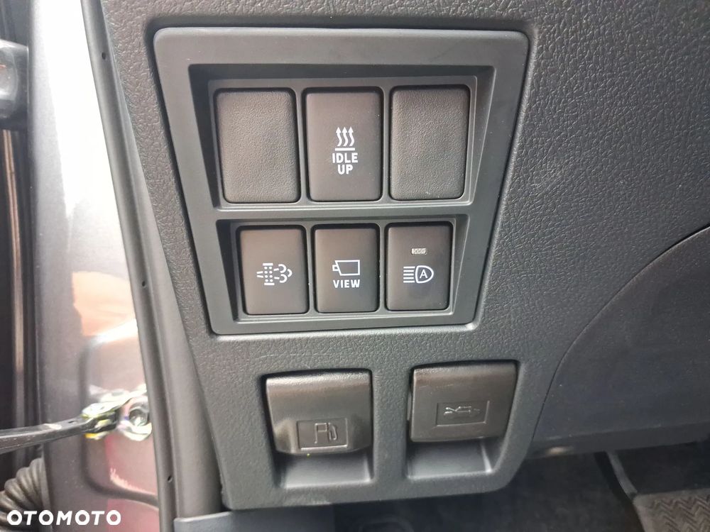Toyota Hilux 2.8 D-4D Double Cab Invincible 4x4 - 18