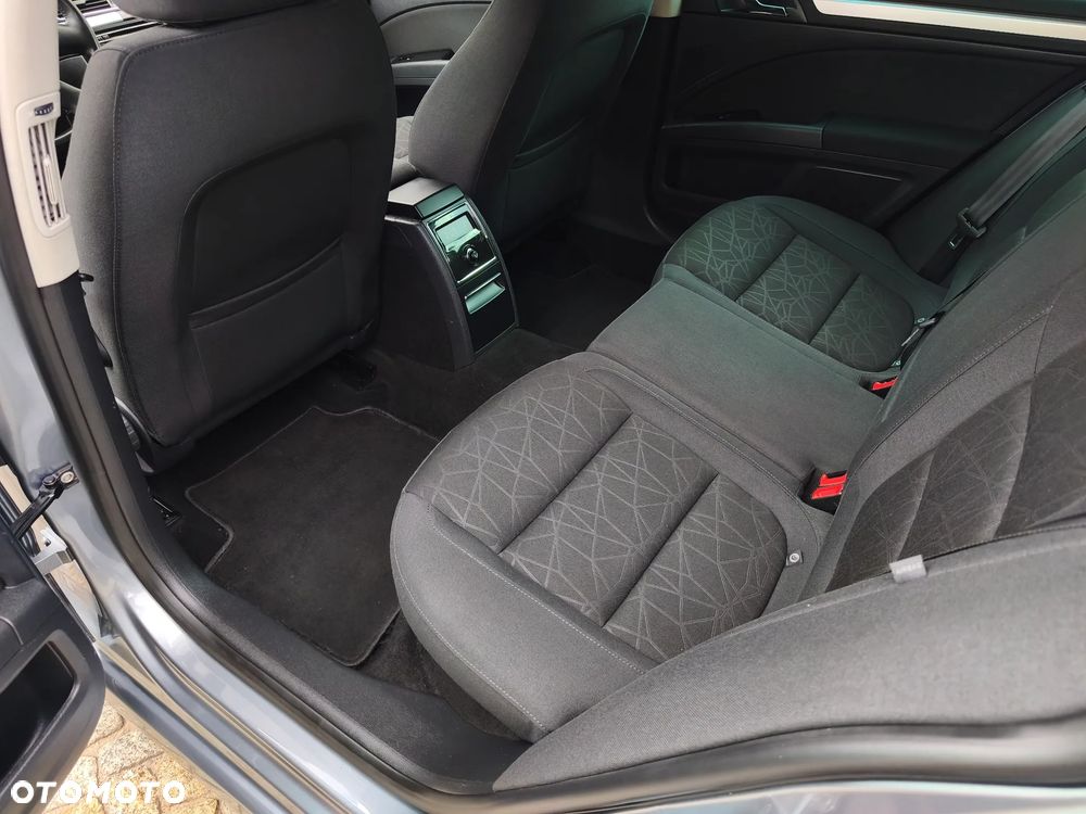 Skoda Superb 1.8 TSI FAMILY - 31