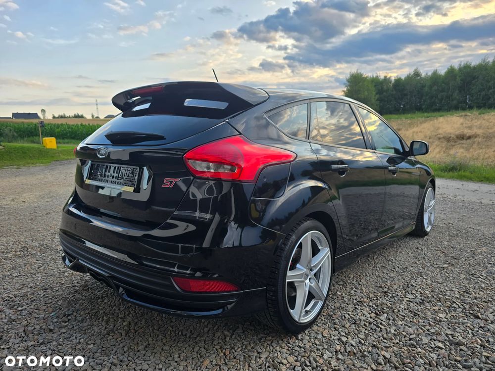 Ford Focus 2.0 EcoBoost ST mit Leder-Exclusiv-Paket - 9