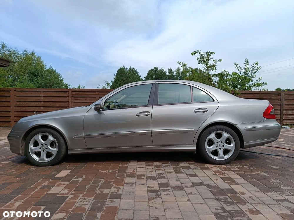 Mercedes-Benz Klasa E 320 CDI 7G-TRONIC Elegance - 4