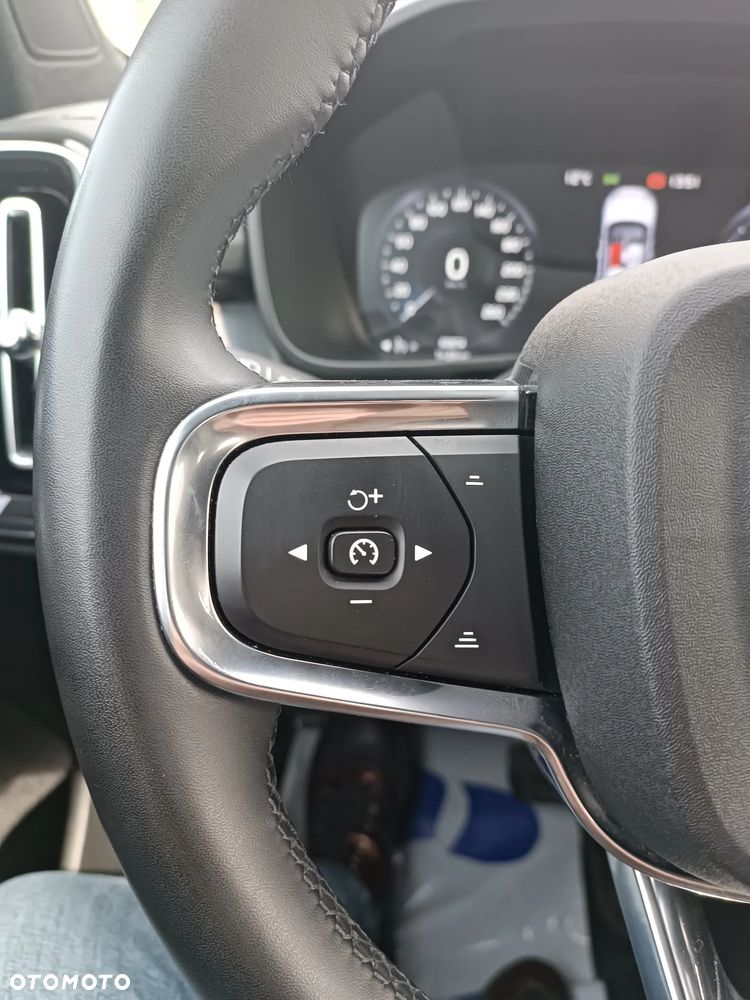 Volvo XC 40 T2 Core - 27