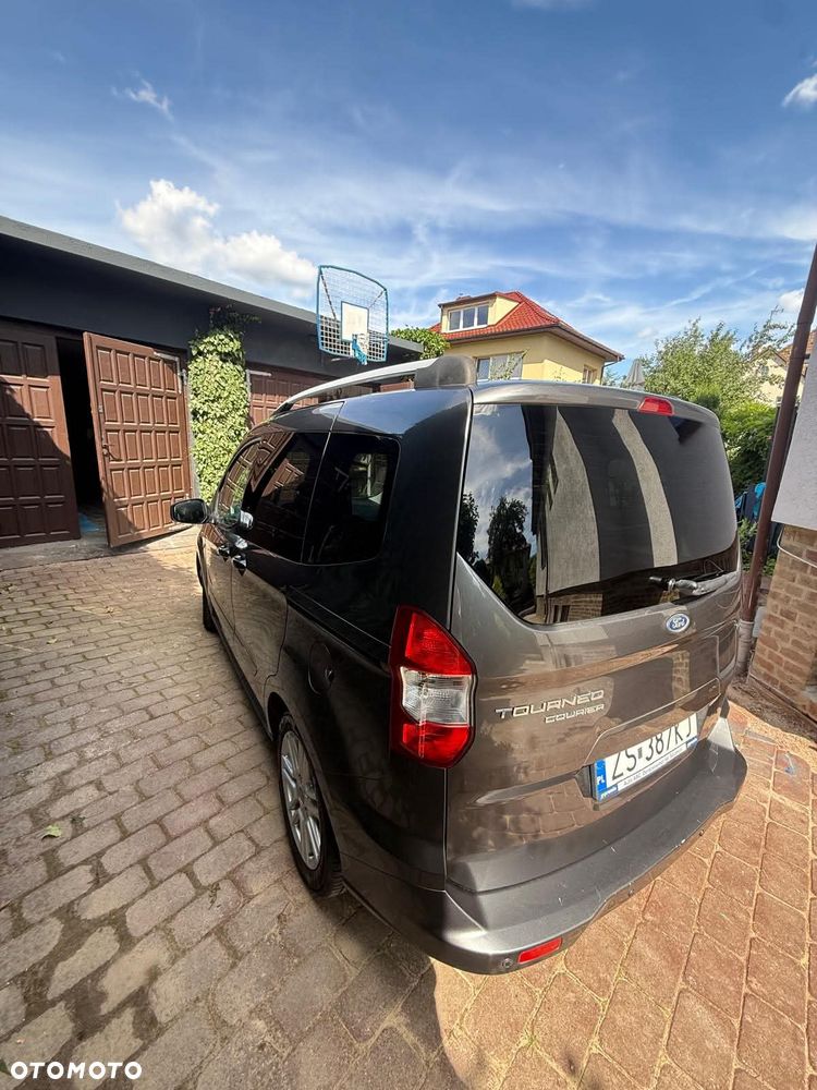 Ford Tourneo Courier 1.0 EcoBoost Titanium - 9