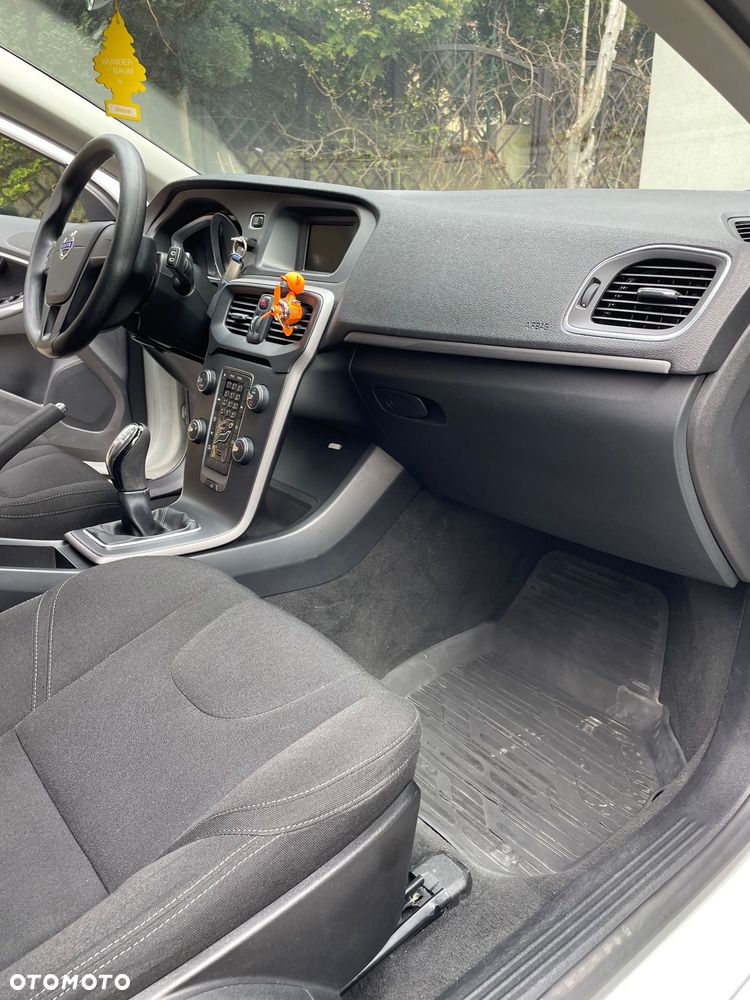 Volvo V40 T2 Base - 9