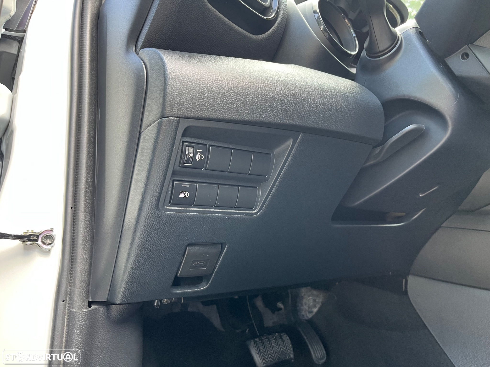 Toyota Yaris 1.5 HDF Premier Edition - 50