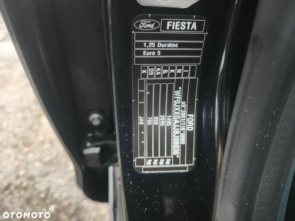 Ford Fiesta 1.25 Celebration - 26