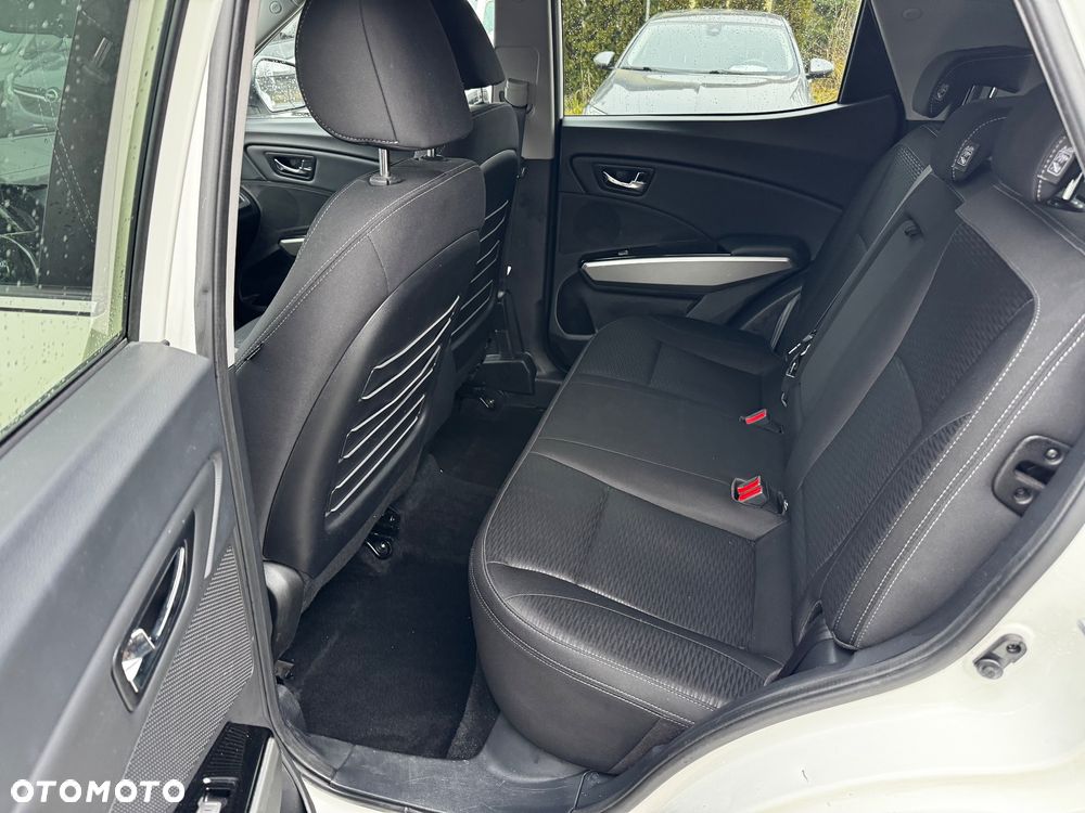 SsangYong/KGM Tivoli e-XGi 160 2WD Black+White - 25