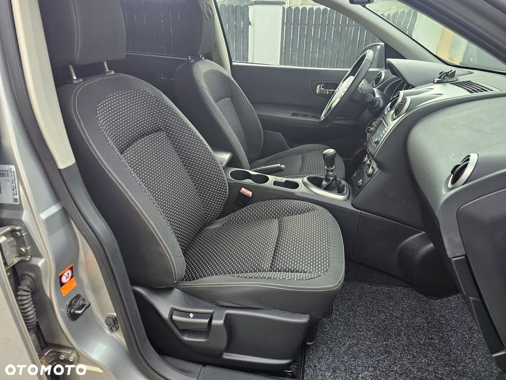 Nissan Qashqai+2 2.0 visia - 23