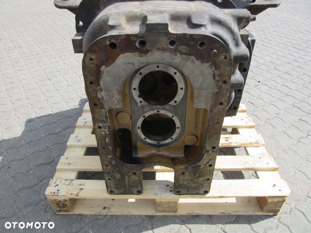 Obudowa korpus skrzyni biegów New Holland 8970 8870 8770 Ford G240 G210 G190 - 6