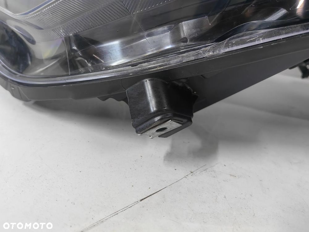 Renault Trafic IV Lampa przednia prawa - 7