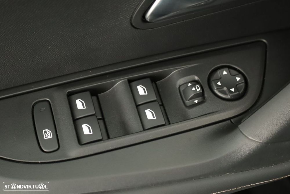 Peugeot e-2008 54 kWh Allure - 21