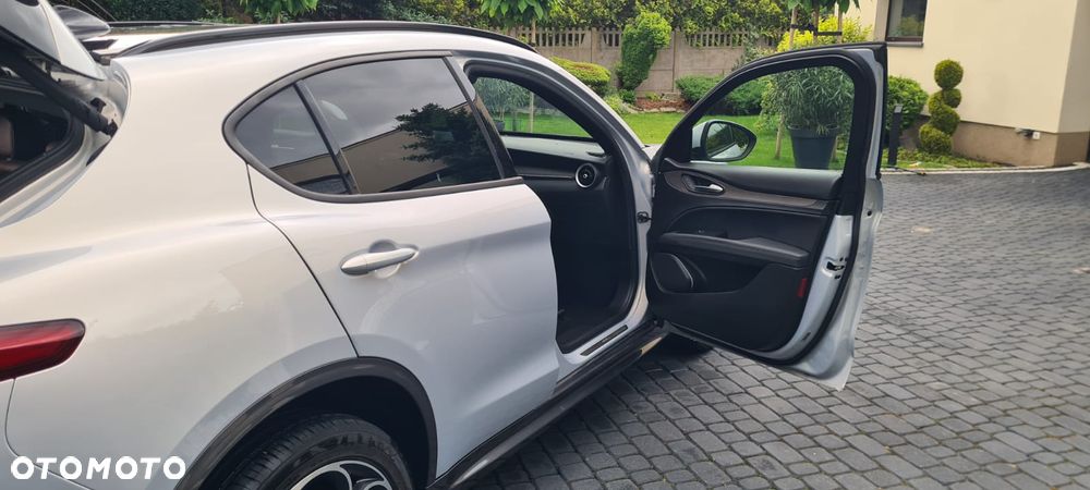 Alfa Romeo Stelvio 2.0 Turbo TI Q4 - 12