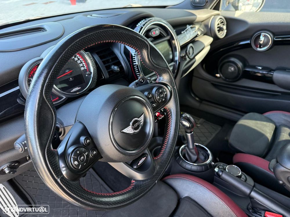 MINI 3 Portas John Cooper Works Aut. - 13