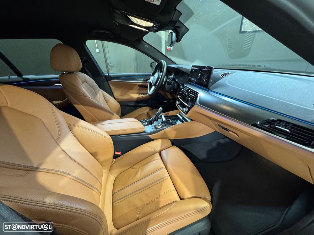 BMW 530 e Pack Desportivo M - 24