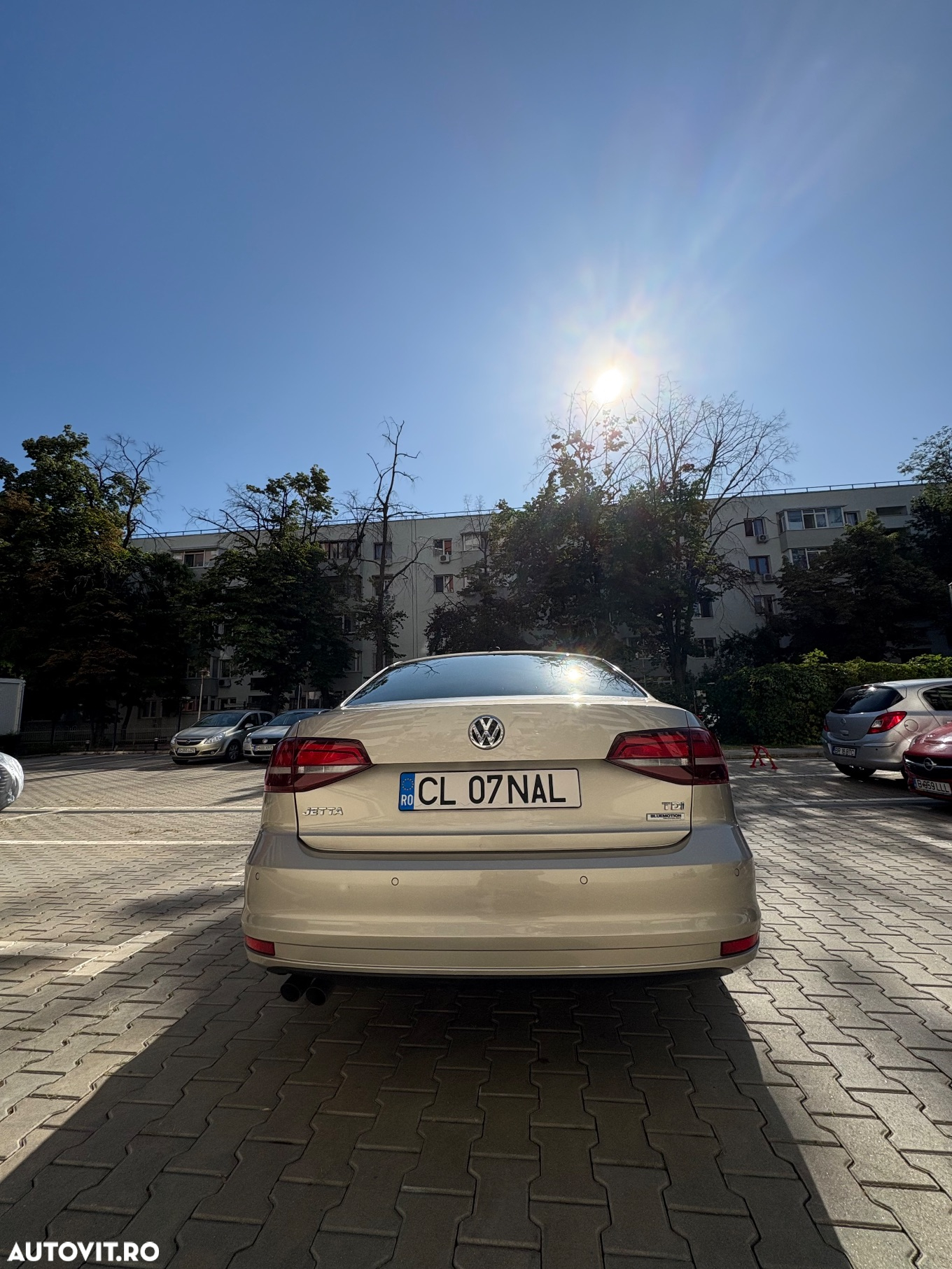 Volkswagen Jetta 2.0 TDI DSG Highline - 10