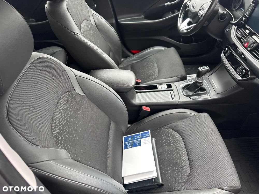 Hyundai i30 1.4 T-GDI Premiere Luxury - 17