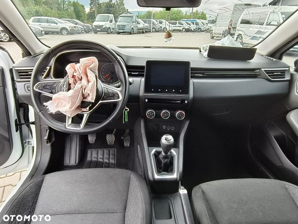 Renault Clio - 11