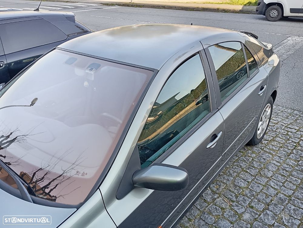 Renault Laguna 1.6 Expression - 1