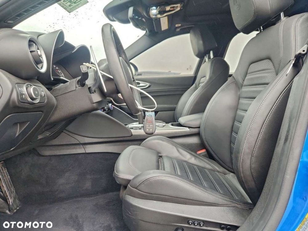 Alfa Romeo Giulia - 7