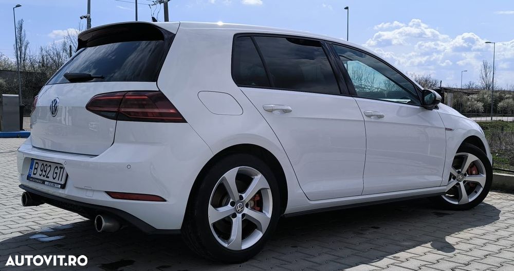 Volkswagen Golf - 12