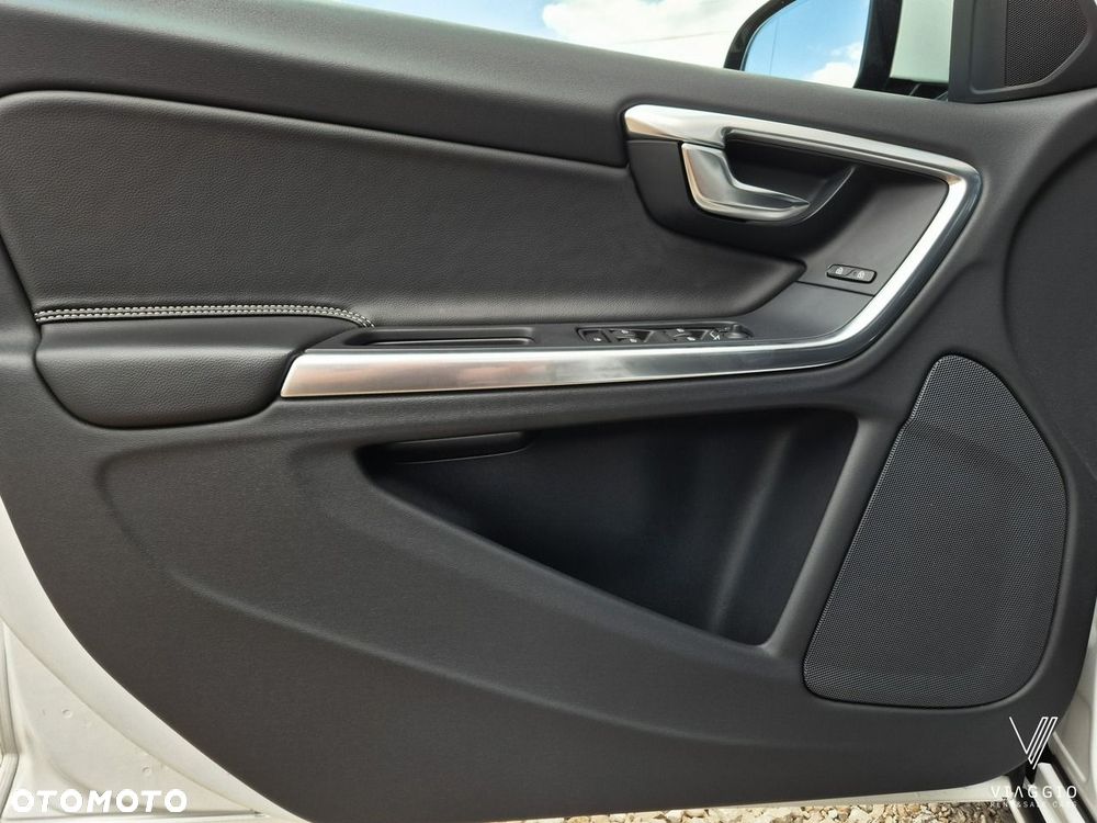 Volvo V60 D3 Momentum - 23