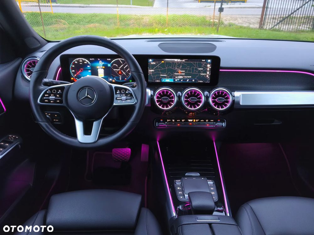 Mercedes-Benz GLB - 33