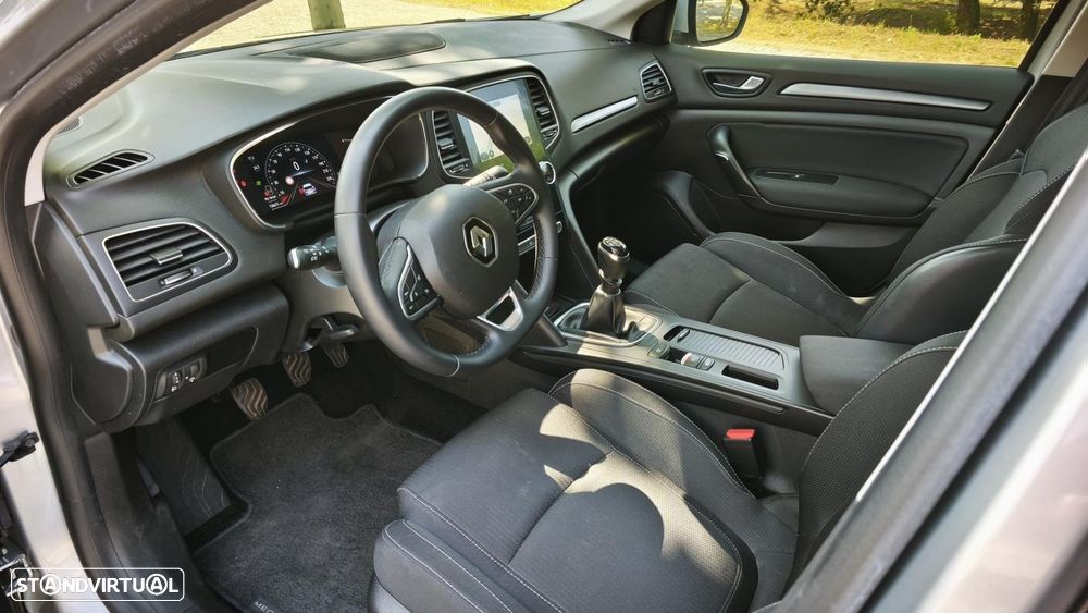 Renault Mégane Sport Tourer 1.5 Blue dCi Business — fotografia 17