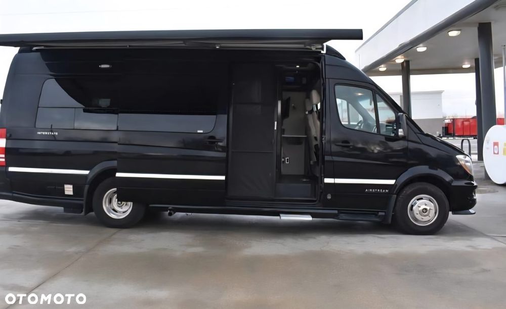 Mercedes-Benz INTERSTATE - 8