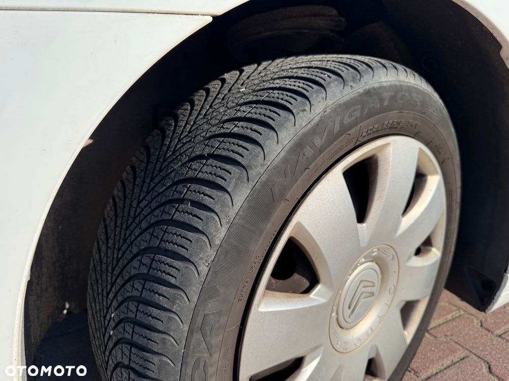 Citroën C4 1.4 16V Equilibre - 13