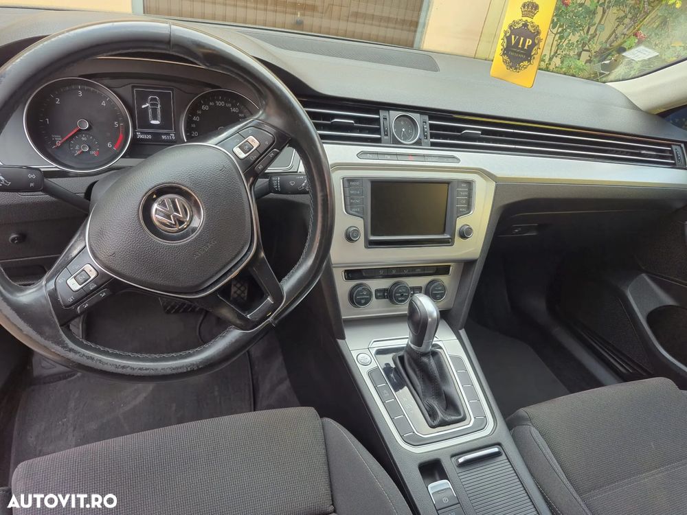 Volkswagen Passat - 4