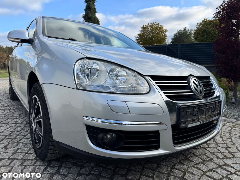 Volkswagen Jetta - 8