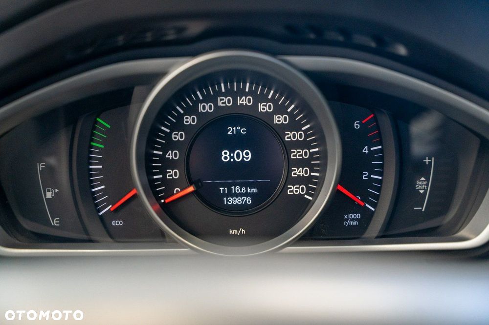 Volvo V40 - 16