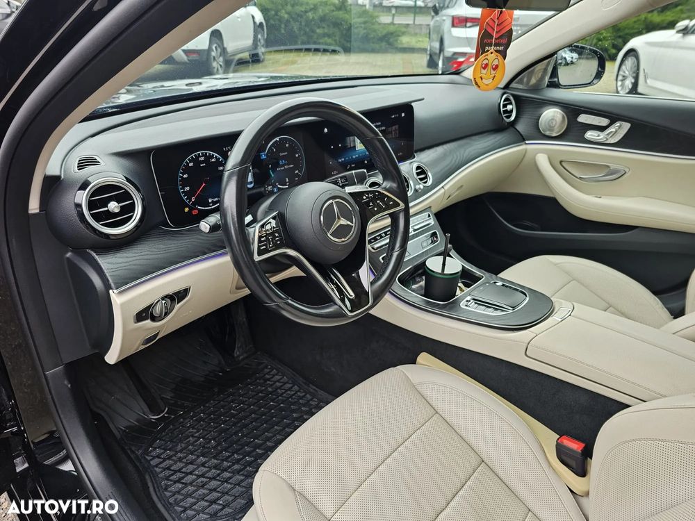 Mercedes-Benz E 220 d 4Matic T 9G-TRONIC AMG Line - 13