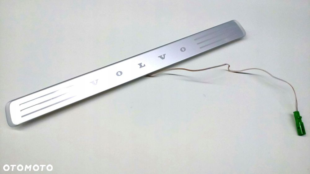 VOLVO XC90 II lewa nakładka progowa wewn podświetl 31479061 - 1