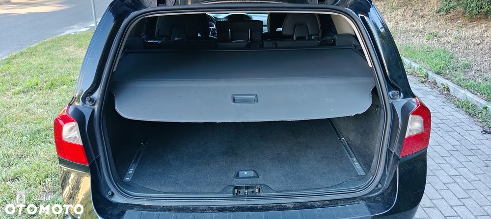 Volvo V70 D2 Summum - 13