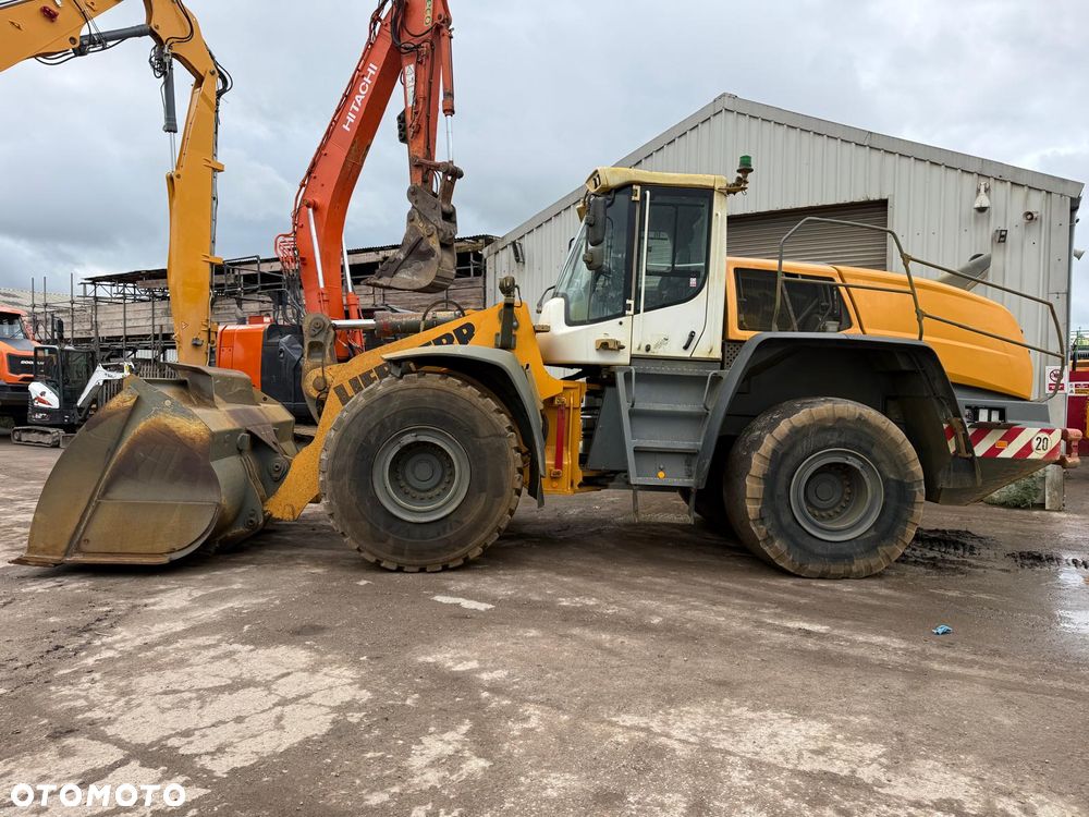 Liebherr L 566 Xpower - 4