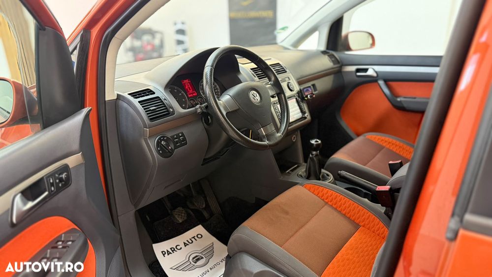 Volkswagen Touran 1.4 TSI Cross - 14