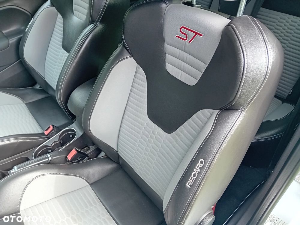 Ford Fiesta 1.6 EcoBoost mit Leder-Sport-Paket ST - 6