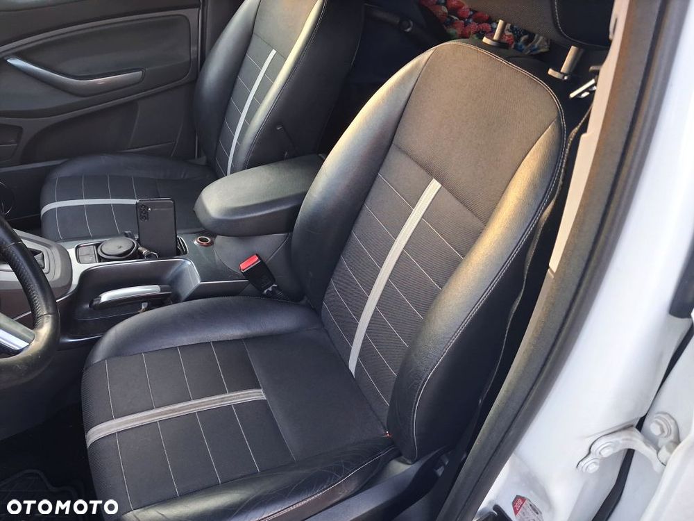 Ford Kuga 2.0 TDCi 4x4 Titanium - 6