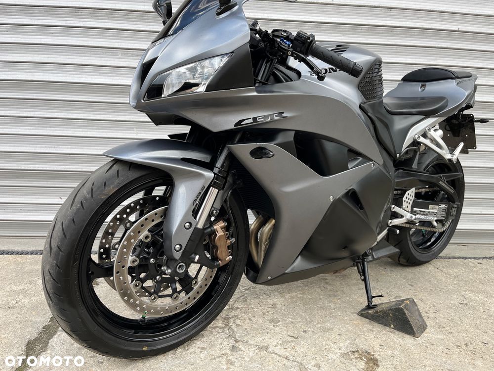 Honda CBR - 27