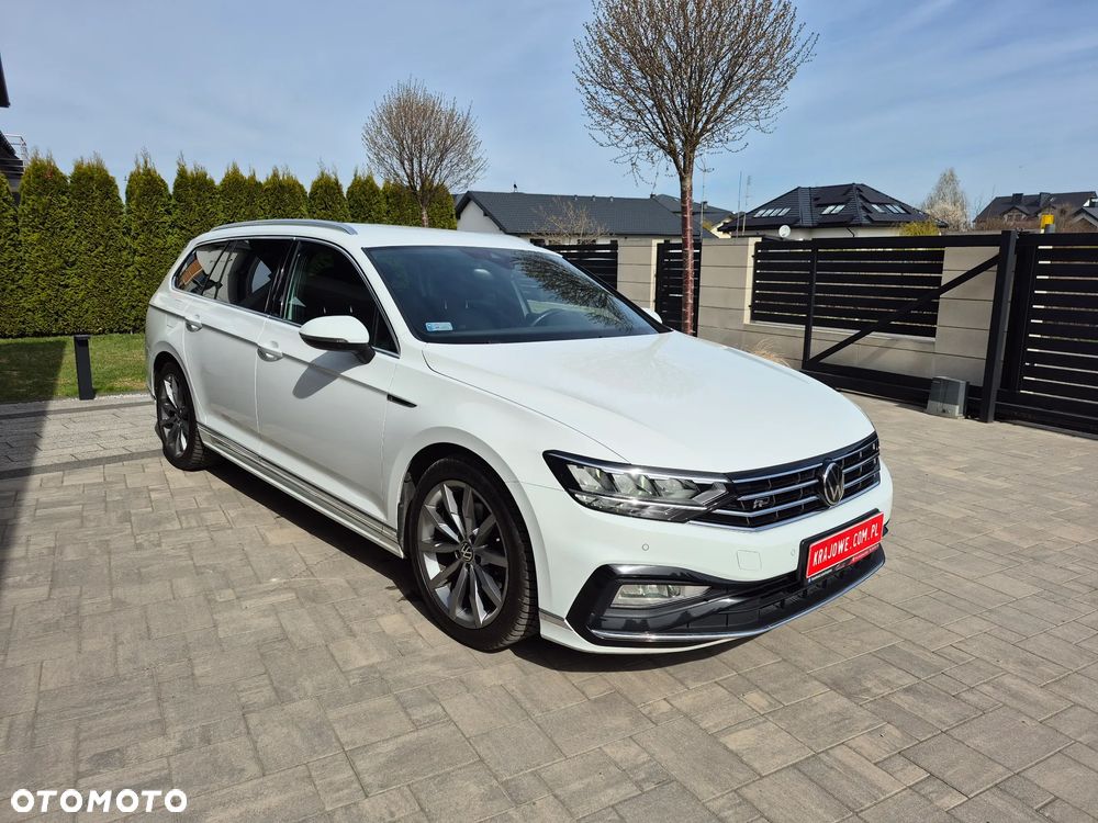 Volkswagen Passat - 1