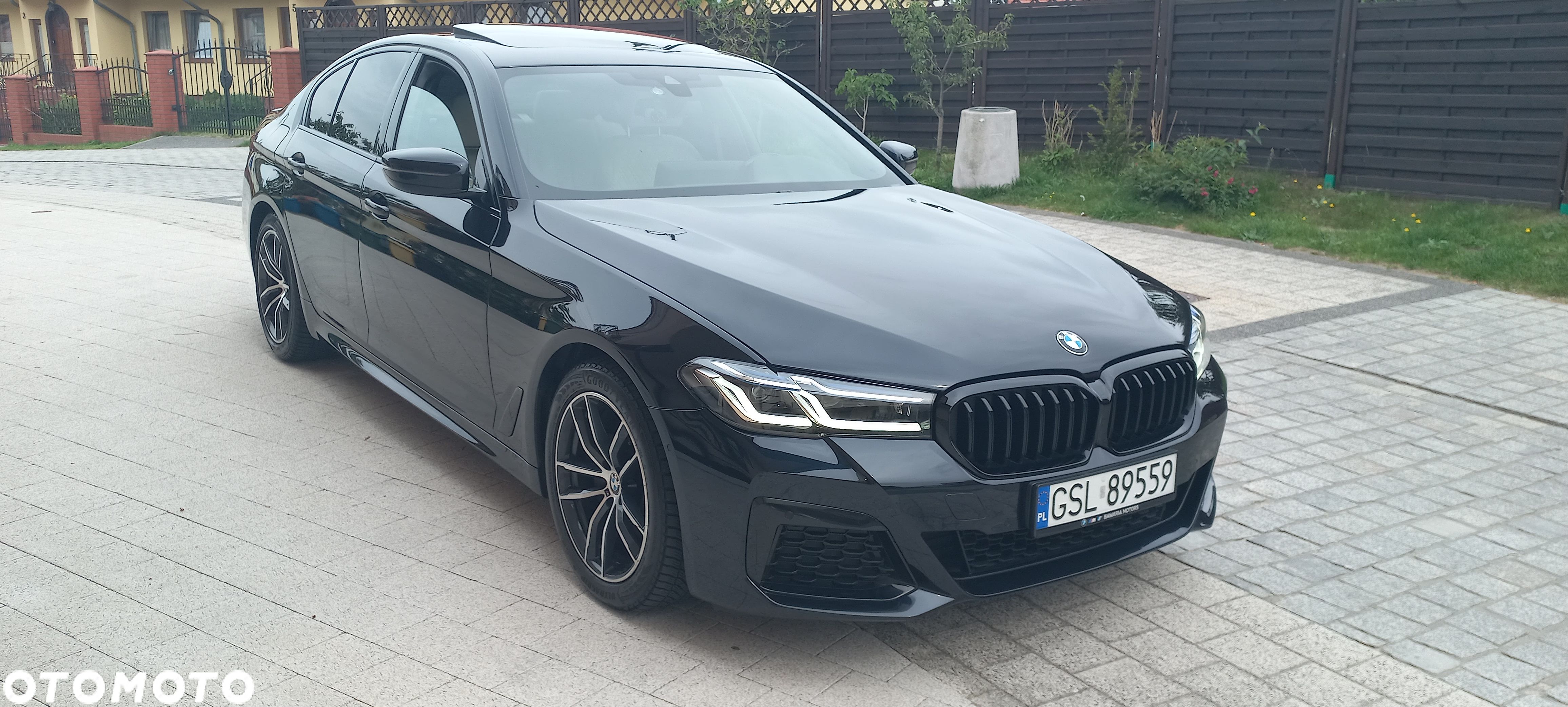 BMW Seria 5 520i M Sport Edition - 1