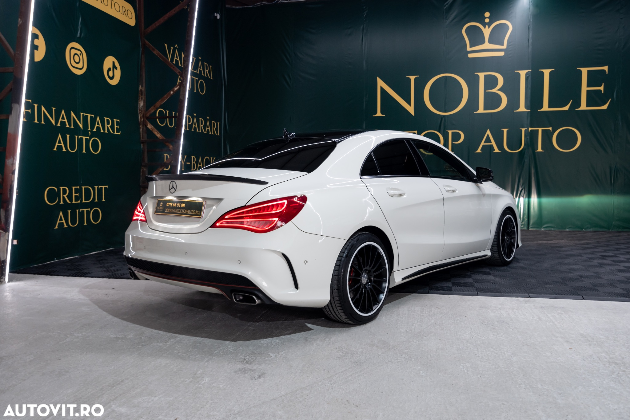 Mercedes-Benz CLA 200 7G-DCT AMG Line - 4