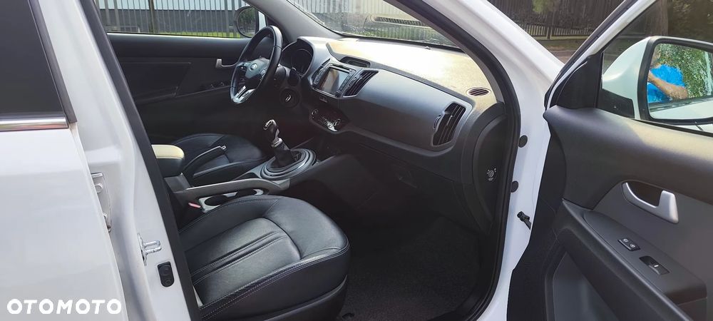 Kia Sportage 1.7 CRDI 2WD ISG Dream-Team Edition - 27