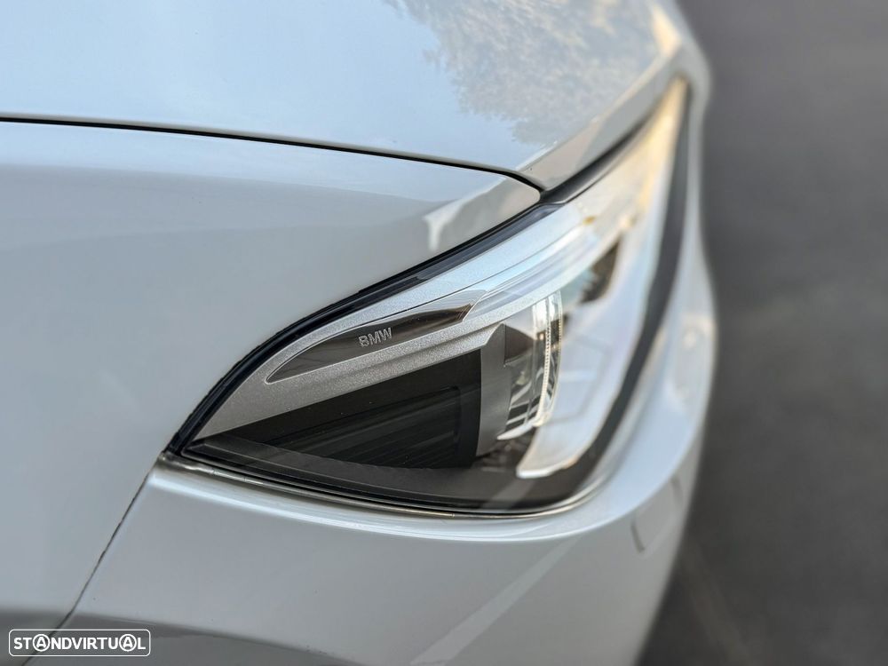 BMW 118 d Pack M - 17