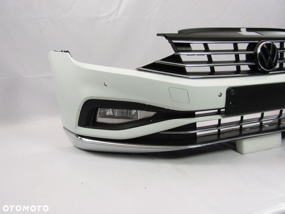 Zderzak przedni VW Passat B8 FL 19 - 24 Highline Pdc-4 Lakier LC9A - 17