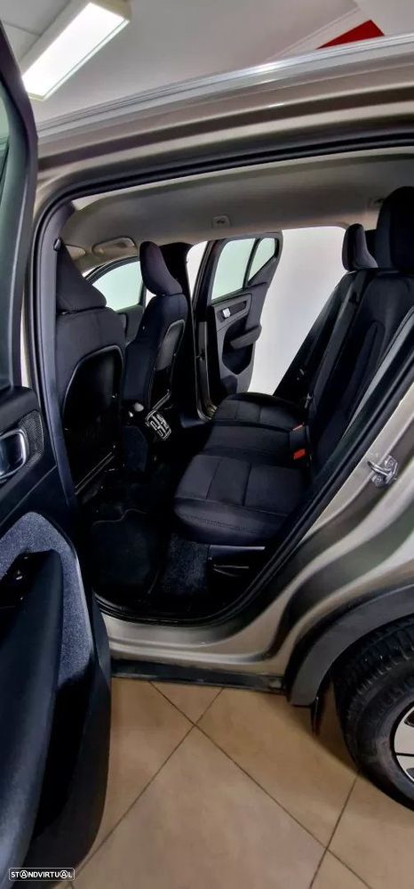 Volvo XC 40 1.5 T2 Momentum Plus Geartronic - 48